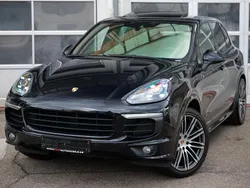 Tiefschwarzmetallic Gebraucht 2015 Porsche Cayenne Turbo Sport SUV | 40.800 €