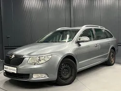 Grau Gebraucht 2012 Skoda Superb Ambition Kombi | 5.890 € (Superpreis)