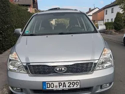 Silber Gebraucht 2011 Kia Carnival Van / Kleinbus | 4.950 €