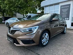 Braun Gebraucht 2017 Renault Mégane IV Play Limousine | 9.990 € (Fairer Preis)