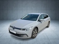 Mondsteingrau Gebraucht 2024 VW Golf VIII Move Kombi | 25.977 € (Guter Preis)