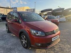 Wild cherry red metallic Gebraucht 2012 VW Touran Cross Van / Kleinbus | 9.950 € (Fairer Preis)