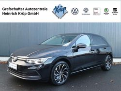 Schwarz Gebraucht 2022 VW Golf VIII Style Limousine | 24.450 € (Etwas zu teuer)