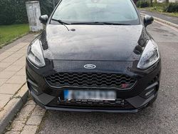 Schwarz Gebraucht 2020 Ford Fiesta Kleinwagen | 22.000 €