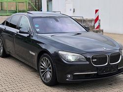 Grau Gebraucht 2009 BMW 730 Limousine | 8.500 € (Superpreis)