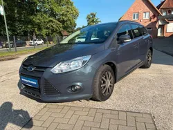 Grau Gebraucht 2012 Ford Focus Limousine | 5.990 € (Fairer Preis)