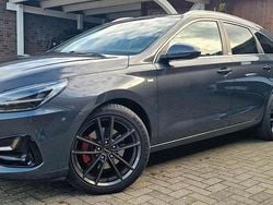 Grau Gebraucht 2023 Hyundai i30 Kombi | 17.000 € (Fairer Preis)