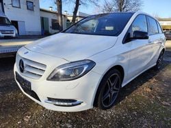Weiß Gebraucht 2013 Mercedes B220 AMG Van / Kleinbus | 8.500 € (Superpreis)