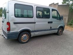 Grau Gebraucht 2004 Opel Movano Van | 3.200 €