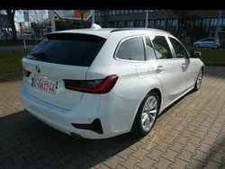 Weiß Gebraucht 2019 BMW 318 Kombi | 18.999 € (Teuer)