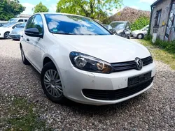 Candyweiß Gebraucht 2010 VW Golf VI Trendline Limousine | 2.650 € (Superpreis)