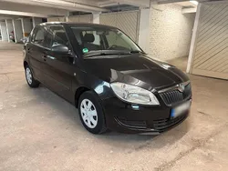 Schwarz Gebraucht 2010 Skoda Fabia Kleinwagen | 3.100 € (Fairer Preis)