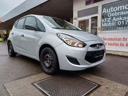 Grau Gebraucht 2011 Hyundai ix20 Classic Van / Kleinbus | 3.790 € (Fairer Preis)