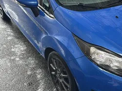 Blau Gebraucht 2013 Ford Fiesta Kleinwagen | 3.900 € (Fairer Preis)