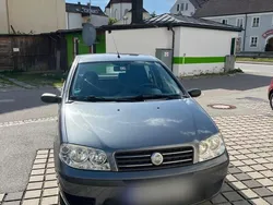 Grau Gebraucht 2004 Fiat Punto Kleinwagen | 680 € (Guter Preis)