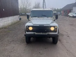 Weiß Gebraucht 2005 Land Rover Defender SUV | 7.299 €