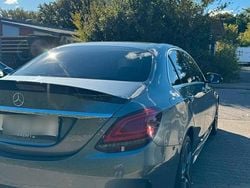 Grau Gebraucht 2020 Mercedes C220 AMG line Limousine | 26.200 € (Fairer Preis)