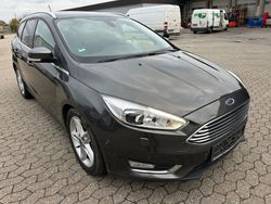Grau Gebraucht 2017 Ford Focus Business Edition Limousine | 10.950 € (Etwas zu teuer)