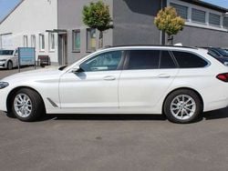 Mineralweiss Gebraucht 2023 BMW 520 Sport Line Kombi | 32.480 € (Guter Preis)