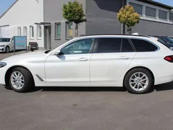 Mineralweiss Gebraucht 2023 BMW 520 Sport Line Kombi | 34.780 € (Fairer Preis)
