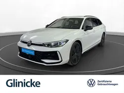 Weiß (oryxweiß perlmutteffekt) Gebraucht 2024 VW Passat R-line Kombi | 52.480 €