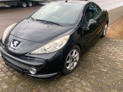 Schwarz Gebraucht 2007 Peugeot 207 CC Cabrio | 2.950 € (Fairer Preis)