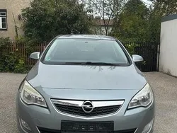 Grau Gebraucht 2011 Opel Astra Kleinwagen | 3.800 € (Guter Preis)