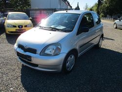 Silber Gebraucht 2002 Toyota Yaris Luna Kleinwagen | 1.850 € (Fairer Preis)