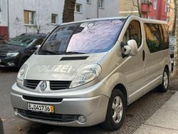 Silber Gebraucht 2010 Renault Trafic Van / Kleinbus | 12.500 € (Fairer Preis)