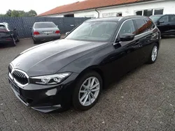 Schwarz Gebraucht 2023 BMW 318 Kombi | 23.990 € (Guter Preis)