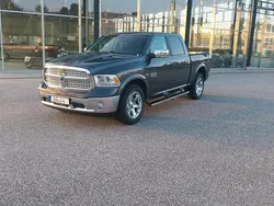Grau Gebraucht 2017 Dodge Ram Abholung | 23.000 € (Guter Preis)