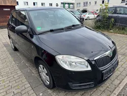 Schwarz Gebraucht 2010 Skoda Fabia Limousine | 2.990 € (Guter Preis)