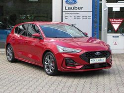 Fantastic red tc Gebraucht 2024 Ford Focus ST-Line X Limousine | 26.790 € (Fairer Preis)