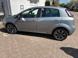 Grau Gebraucht 2012 Fiat Punto Evo Kleinwagen | 3.999 € (Etwas zu teuer)