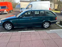 Grün Gebraucht 1996 BMW 320 Kombi | 1.799 € (Guter Preis)