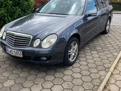 Schwarz Gebraucht 2008 Mercedes E200 Kombi | 2.800 € (Fairer Preis)