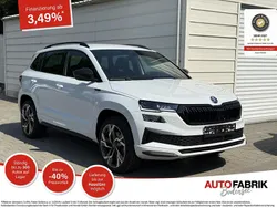 Moon white Neu 2025 Skoda Karoq SportLine SUV | 38.990 € (Guter Preis)