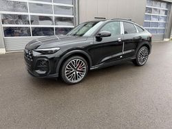 Schwarz Neu 2025 Audi Q5 Sportback Sport SUV | 74.950 € (Guter Preis)