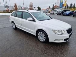 Weiß Gebraucht 2011 Skoda Superb Active Kombi | 3.400 € (Superpreis)