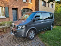 Grau Gebraucht 2015 VW T5 Comfortline Van | 39.800 €