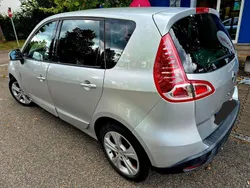 Silber Gebraucht 2011 Renault Scénic III Expression Van / Kleinbus | 7.000 € (Fairer Preis)