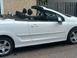 Weiß Gebraucht 2014 Peugeot 207 CC Cabrio | 6.200 € (Fairer Preis)