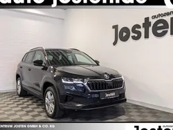 Schwarzmagic perleffekt Gebraucht 2024 Skoda Karoq Selection SUV | 29.690 € (Guter Preis)