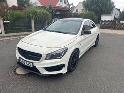 Weiß Gebraucht 2014 Mercedes CLA250 AMG line Limousine | 15.500 € (Fairer Preis)