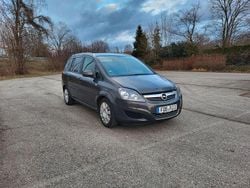 Schwarz Gebraucht 2012 Opel Zafira Family Van / Kleinbus | 1.850 € (Superpreis)
