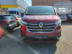 Karminrot Gebraucht 2022 Renault Trafic Life Van | 49.900 €