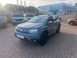 Grau Gebraucht 2023 Dacia Duster Extreme Van / Kleinbus | 19.690 € (Guter Preis)