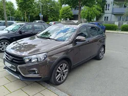 Braun Gebraucht 2020 Lada Vesta Kombi | 14.500 €