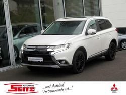 Weiß Gebraucht 2018 Mitsubishi Outlander Top SUV | 22.690 € (Teuer)