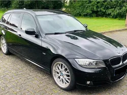 Schwarz Gebraucht 2012 BMW 318 Kombi | 6.499 € (Guter Preis)